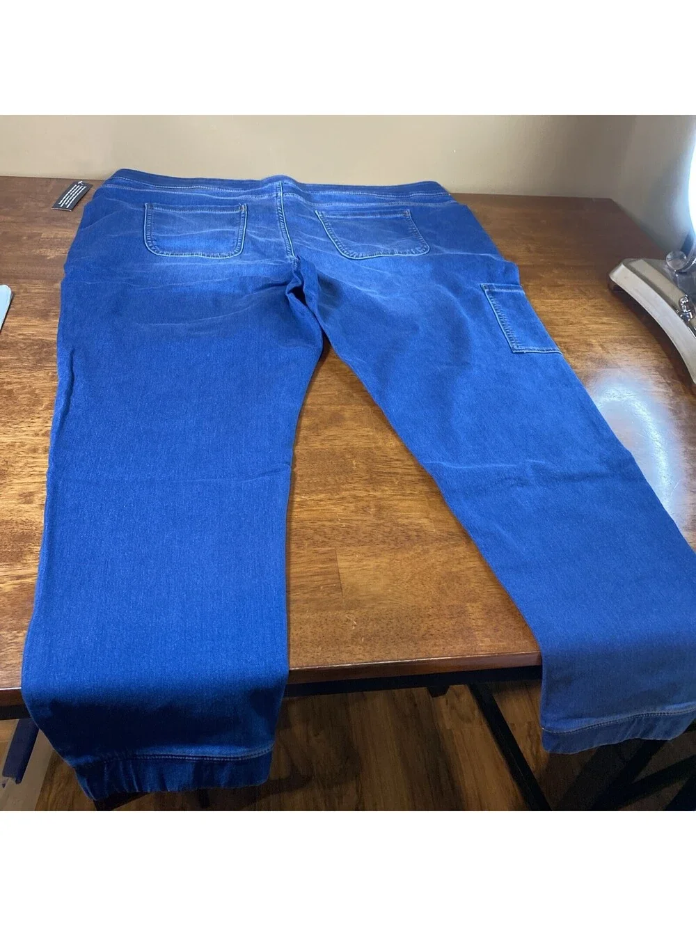 D&C Ladies Stretch Pull Up Jeans 5 Pockets One On Right Thigh 1X